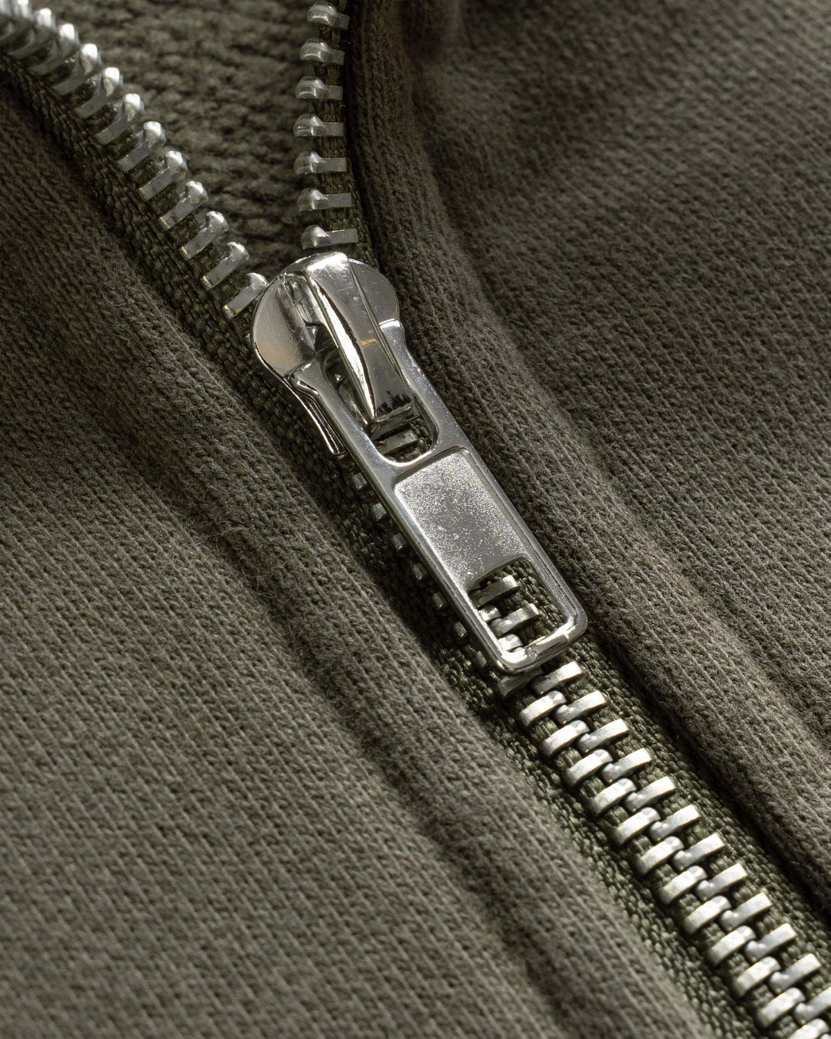 LE CHÂTEAU HALF ZIP