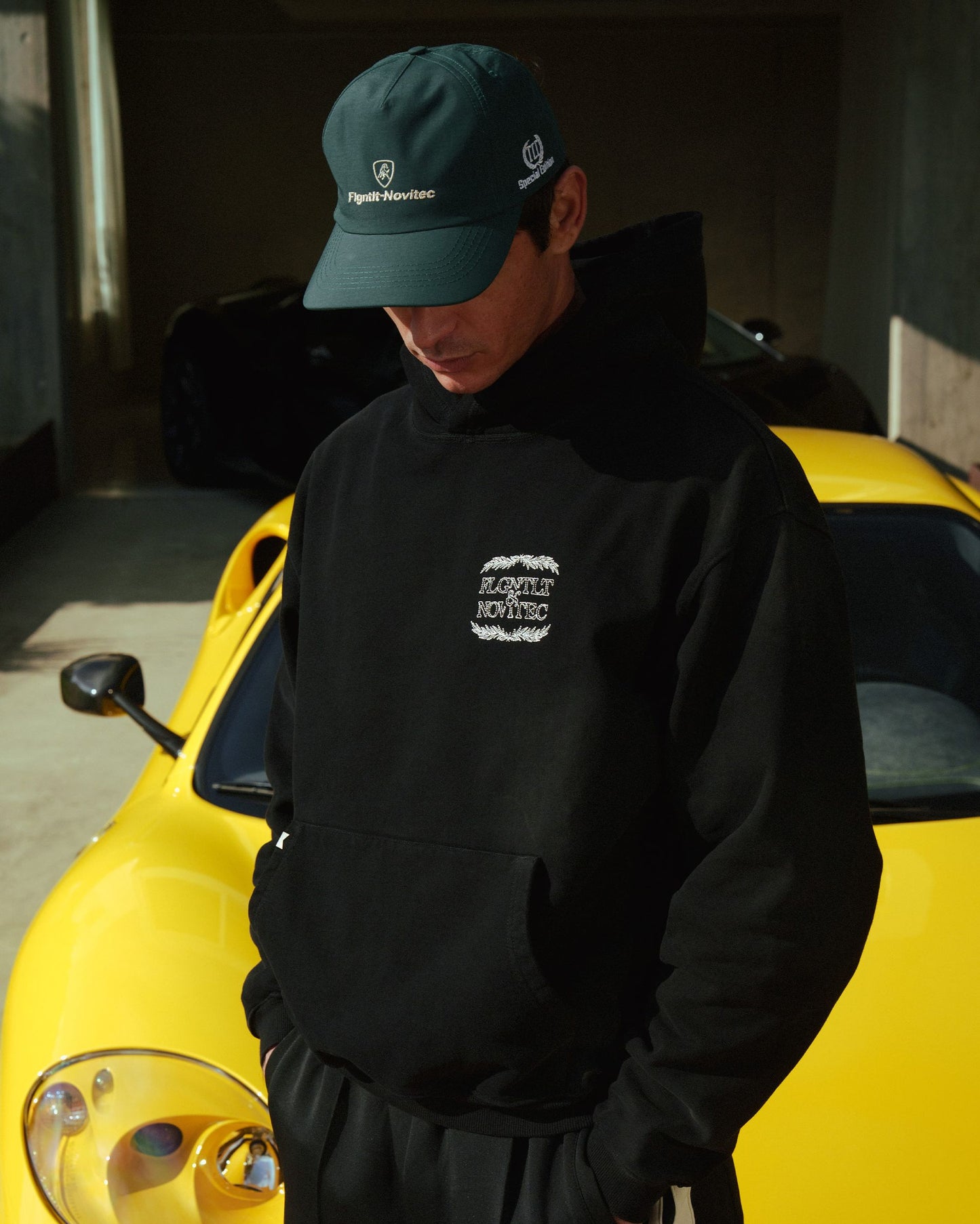 CREST HOODIE