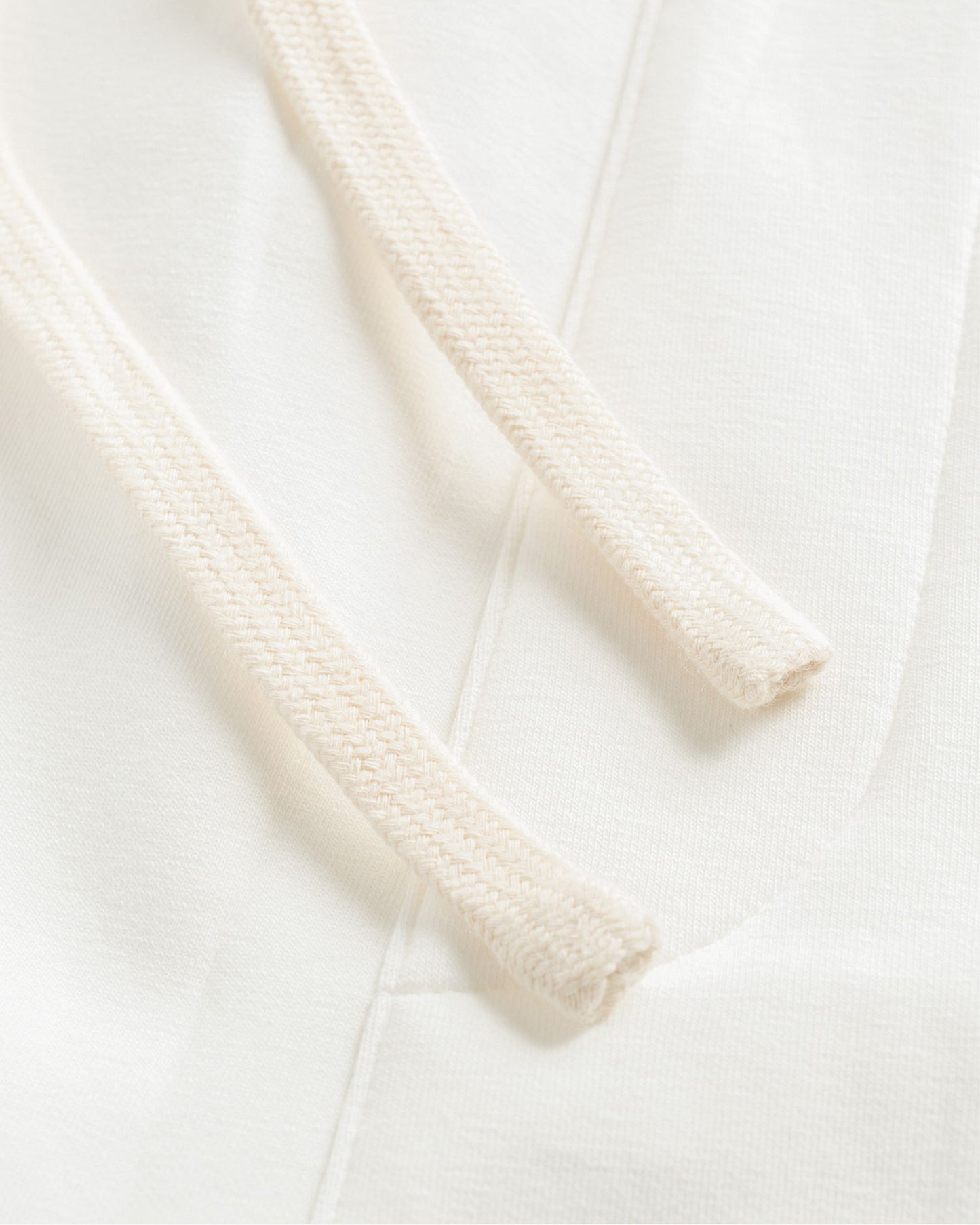 PLEATED SWEATSHORTS CREME